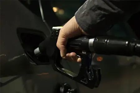 汽车油箱预留多少