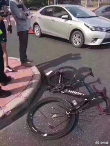 汽车撞单车汽车赔钱多少