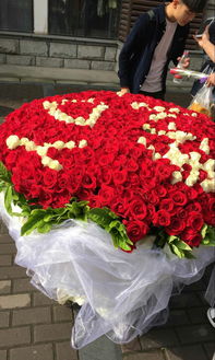 男人送三朵玫瑰花是什么意思