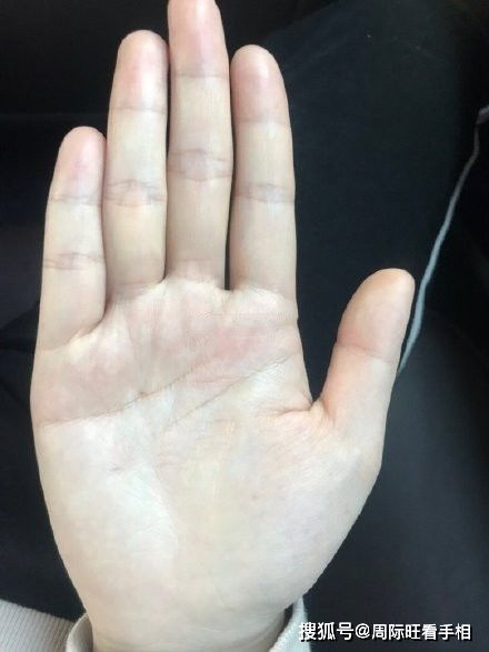 掌纹怎么看近期感情运势（掌纹算命怎么看）