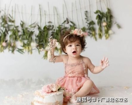 宝宝取名：女宝宝取名乔姓怎么取（乔姓女孩名字大全洋气）