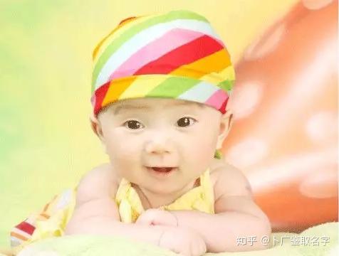 宝宝取名：小宝宝姓张应该怎么取名（孩子姓张怎么取名字）