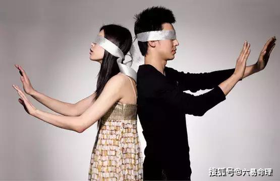 八字合婚：八字看两个人是不是合婚（八字看两个人能不能在一起）