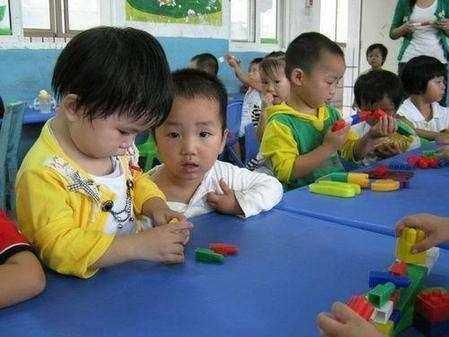 宝宝取名：爸爸姓刘宝宝怎么取名字（爸爸姓刘男孩名字）