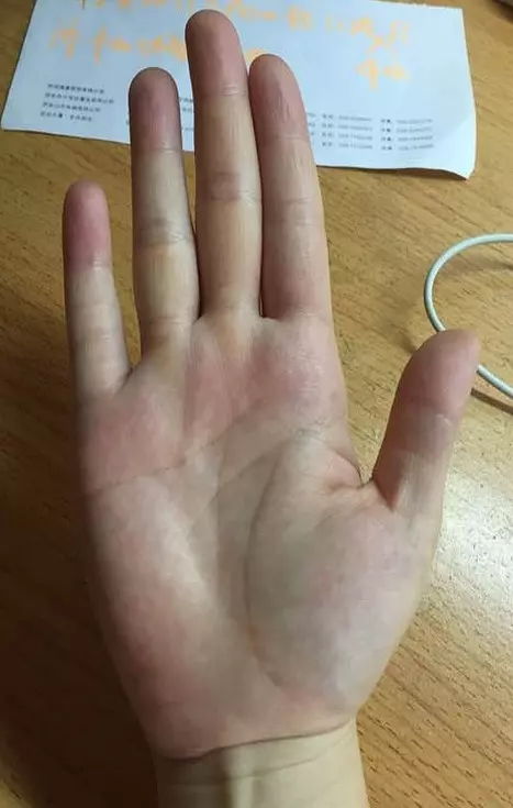 手相女图解读，揭秘你的感情运势图