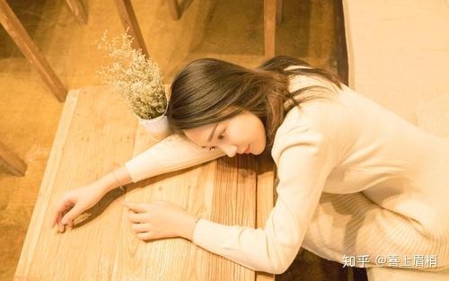 白羊座男生喜欢一个女生，究竟有哪些小动作暴露了他的心思？