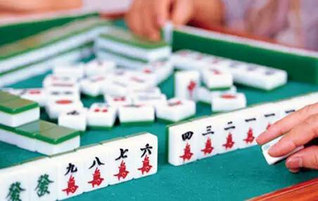 今日打麻将运势如何？揭秘打麻将的吉凶与策略！
