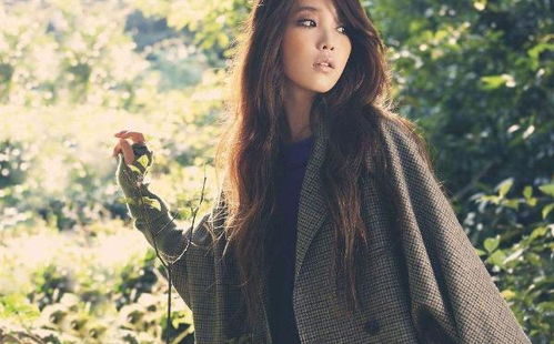 为何水瓶座女性被冠以最狠之名？揭秘她们的独特魅力与性格之谜