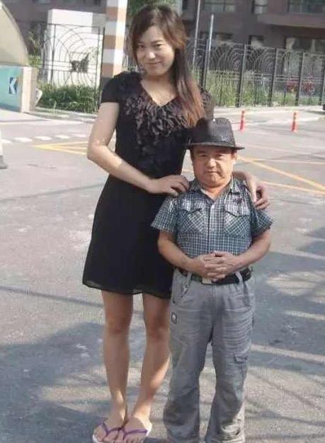 双子女11月感情运势揭秘，是甜蜜还是波折？