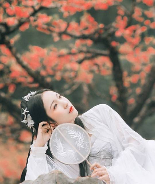 摩羯座的近期桃花运势，究竟何时迎来爱情春天？