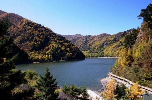 青海两日游攻略图揭秘，如何玩转高原美景？
