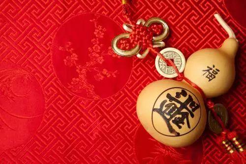 蛇年今日财运方位运势解析